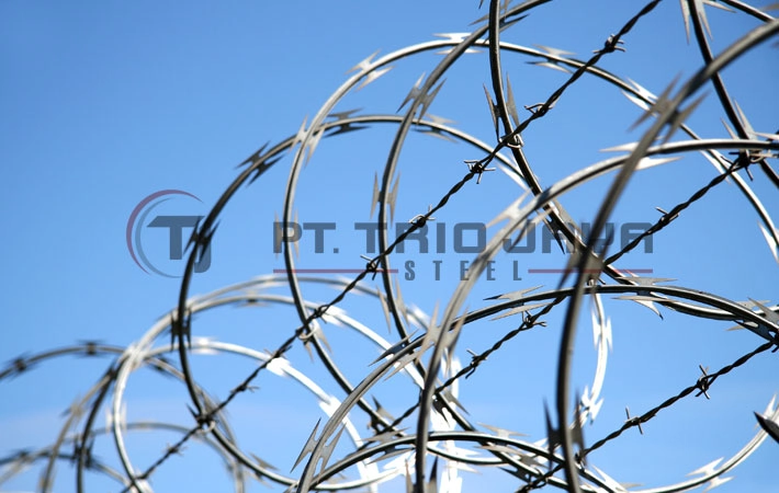 Products Razor Wire 1 ~blog/2023/7/4/razor_wire